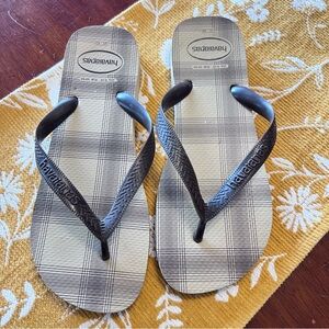 Havaianas Black and Cream Plaid Flip Flops